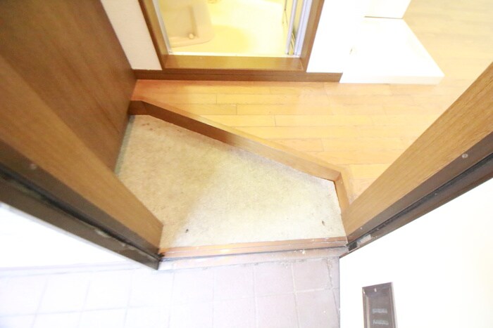 物件内観写真18　(玄関)