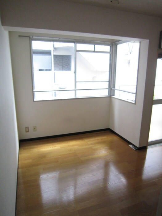 物件内観写真4　(居室)