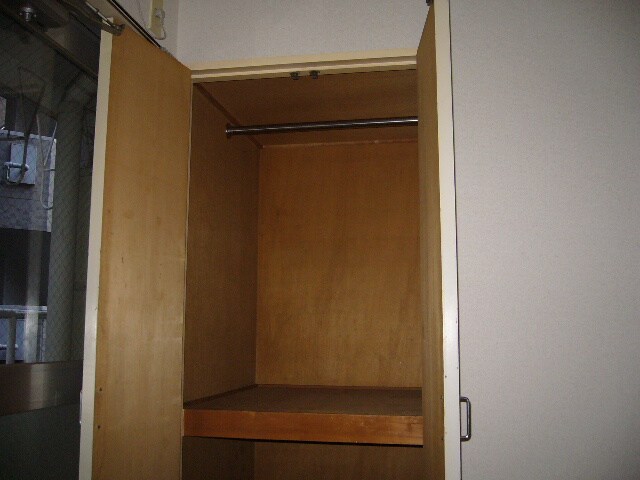 物件内観写真12　(収納)