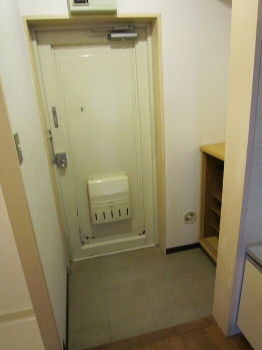 物件内観写真13　(玄関)