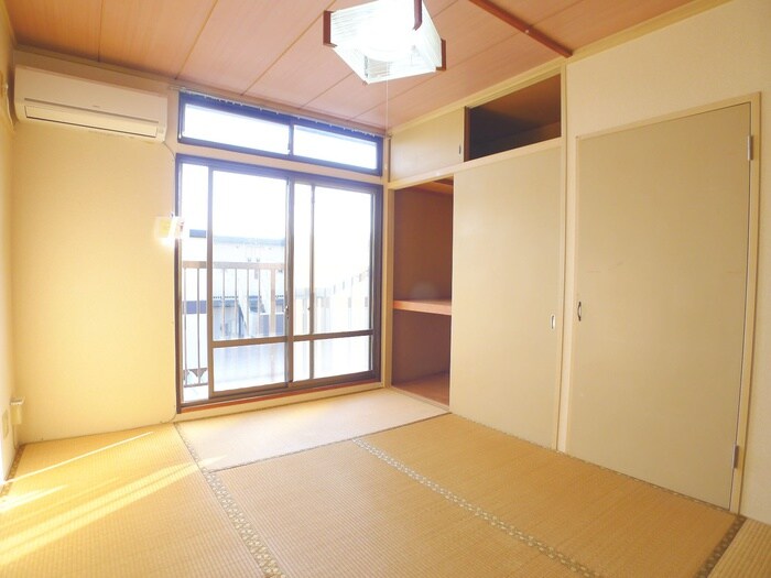 物件内観写真6　(室内からの展望)