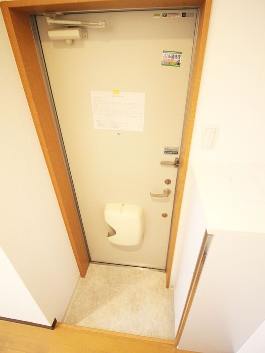 物件内観写真17　(玄関)
