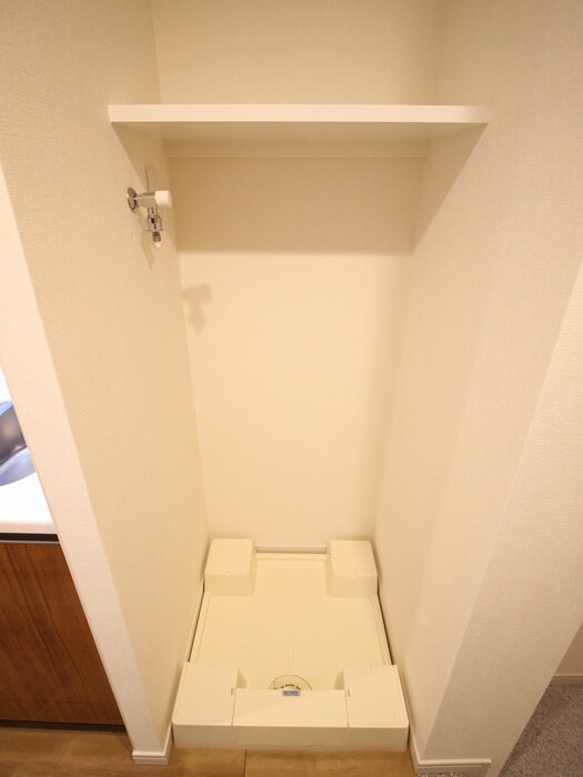 物件内観写真16　(洗濯機置場)