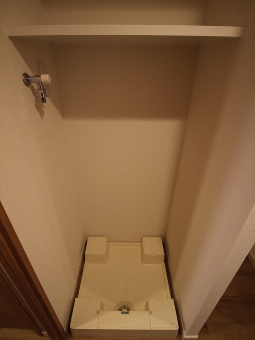 物件内観写真17　(洗濯機置場)