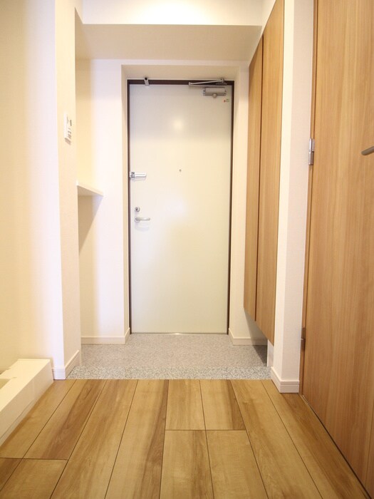 物件内観写真19　(玄関)