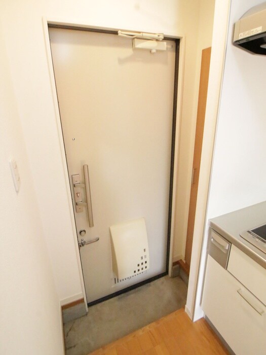 物件内観写真16　(玄関)