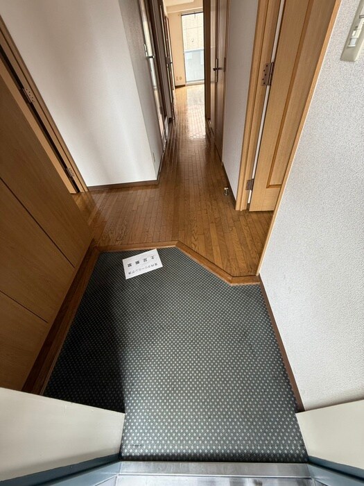 物件内観写真15　(玄関)