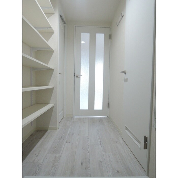 物件内観写真14　(廊下)