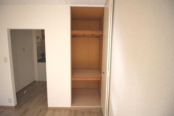 物件内観写真11　(収納)
