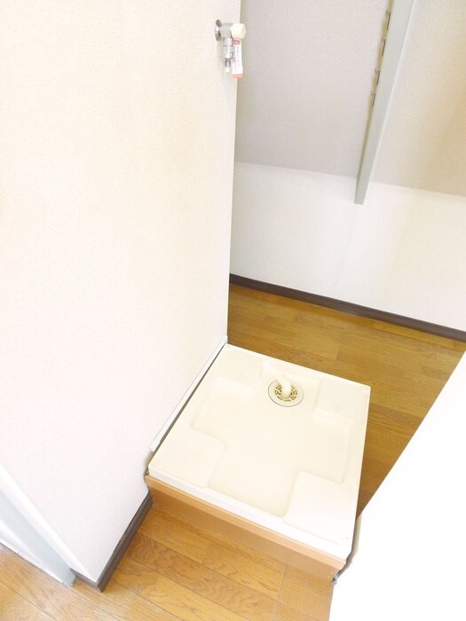 物件内観写真10　(洗濯機置場)