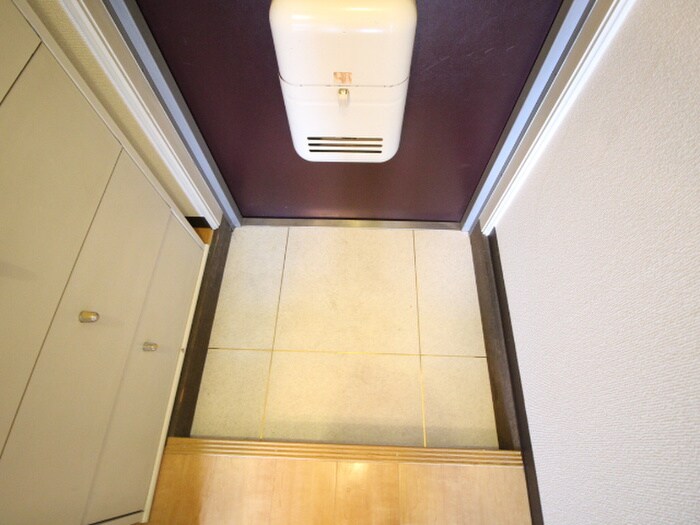 物件内観写真16　(玄関)