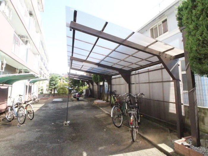 物件外観写真3　(駐輪場)