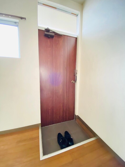 物件内観写真7　(玄関)