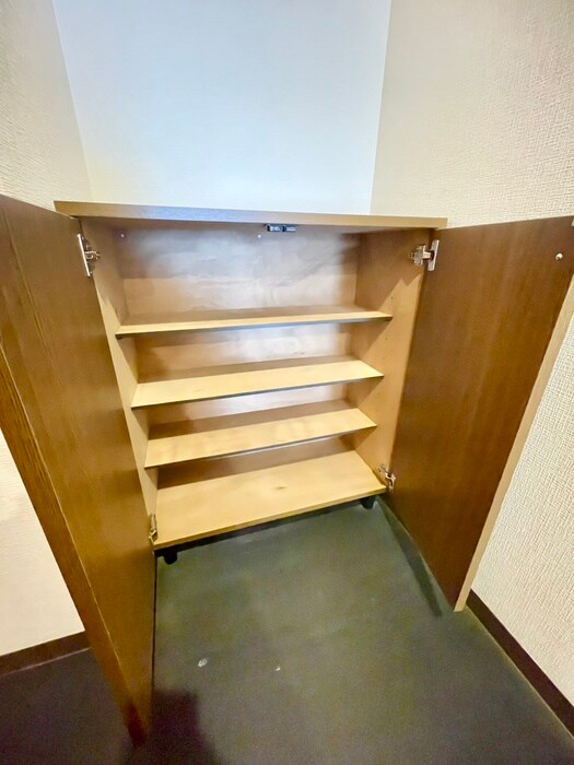 物件内観写真16　(靴箱)