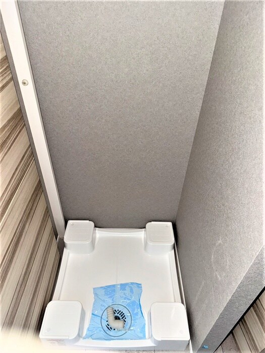 物件内観写真12　(洗濯機置場)