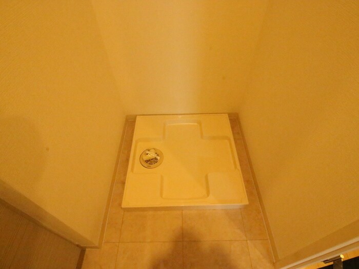 物件内観写真18　(洗濯機置場)