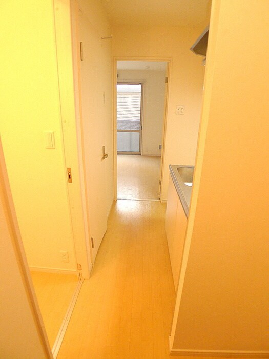 物件内観写真4　(玄関)