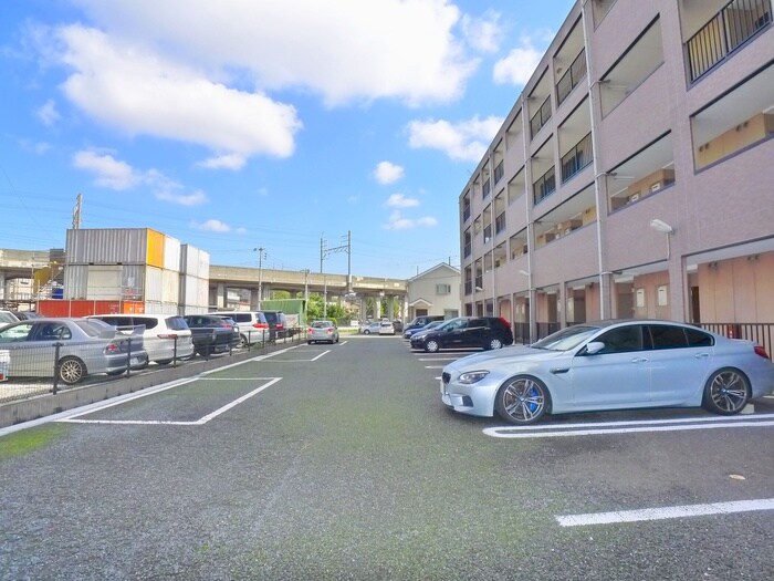 物件外観写真3　(駐輪場)