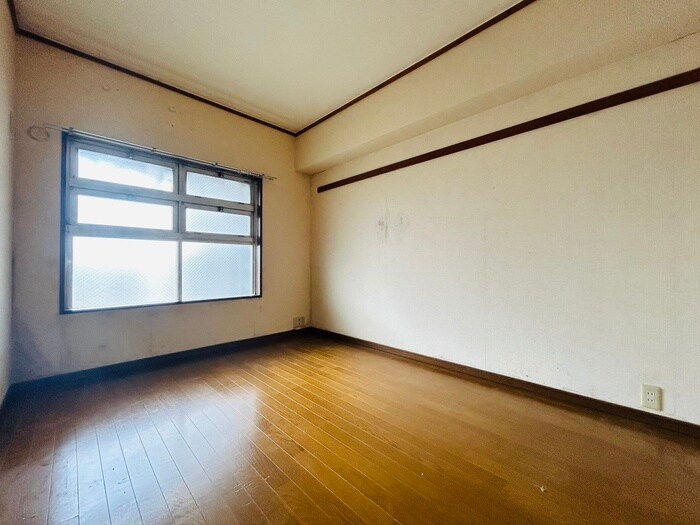 物件内観写真8　(室内からの展望)