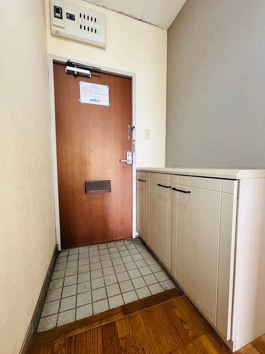 物件内観写真14　(玄関)