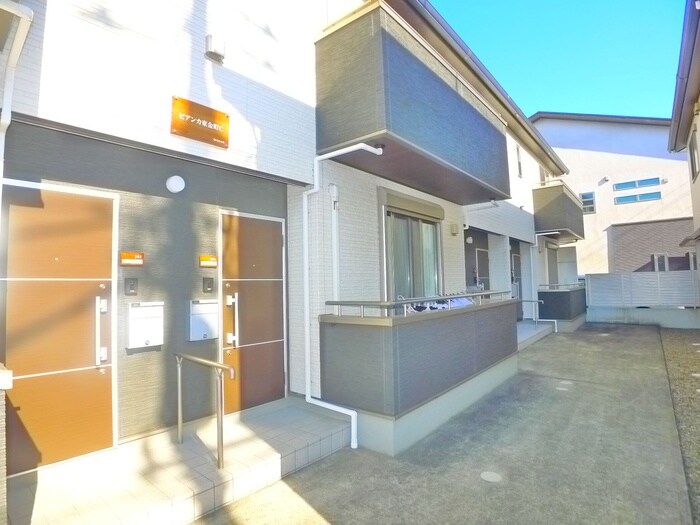 物件外観写真2　(エントランス部分)