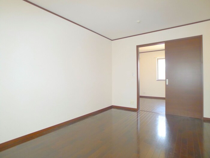 物件内観写真11　(室内からの展望)