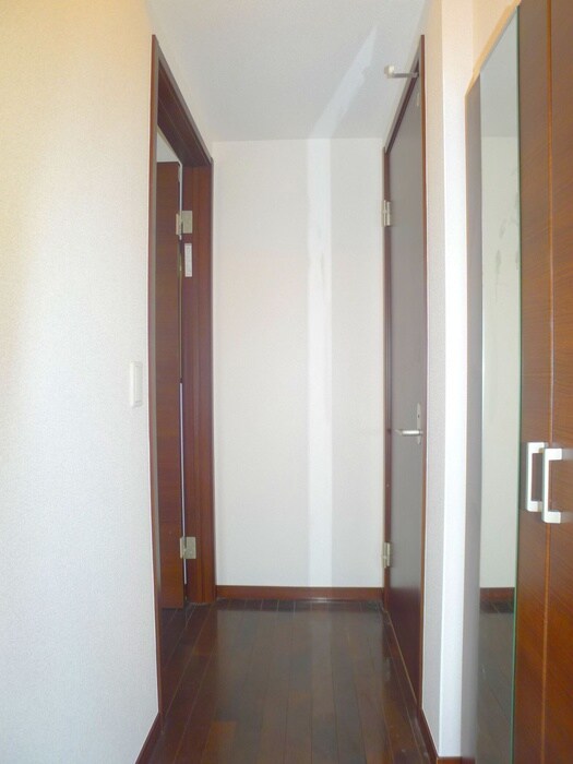 物件内観写真18　(廊下)