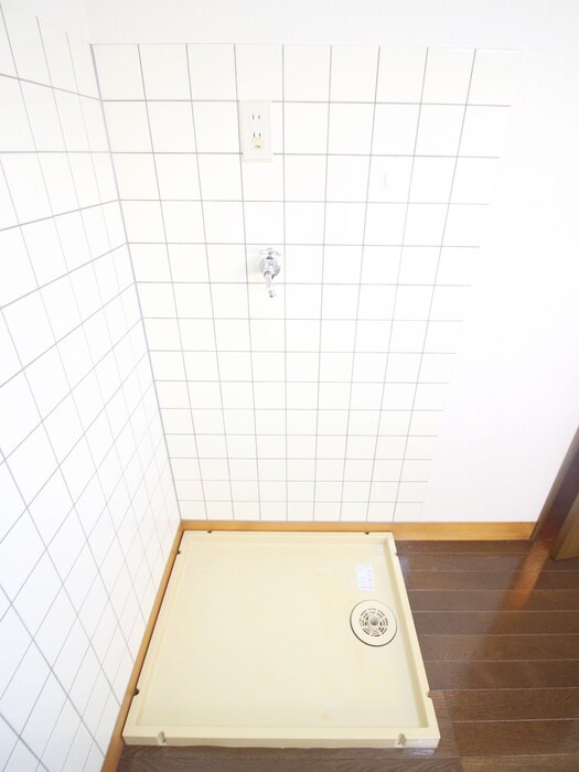 物件内観写真15　(洗濯機置場)