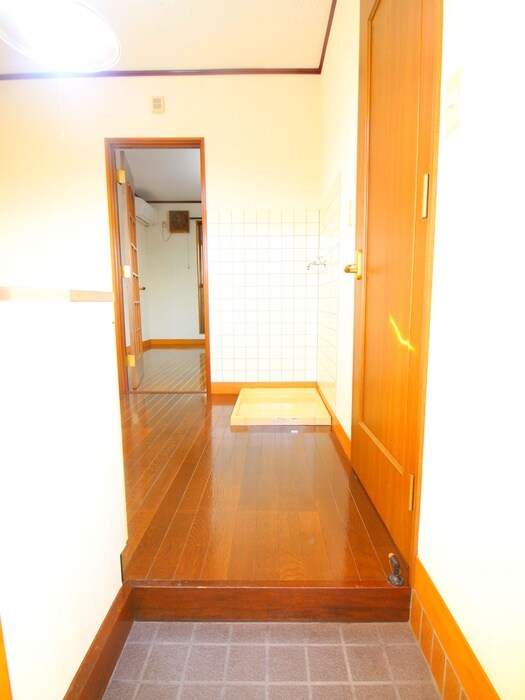 物件内観写真18　(玄関)