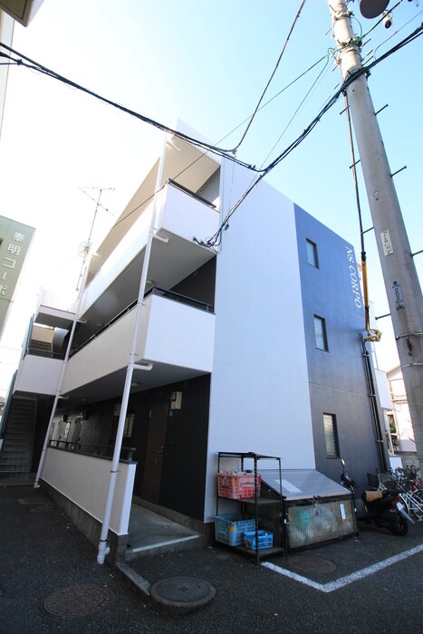 物件外観写真3　(エントランス部分)