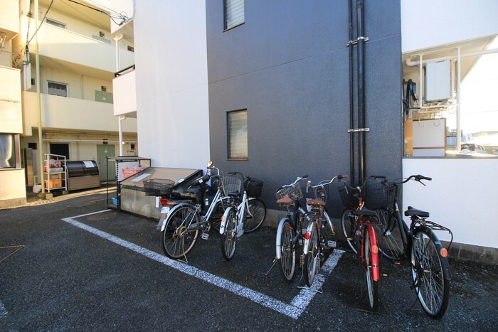 物件外観写真5　(駐輪場)