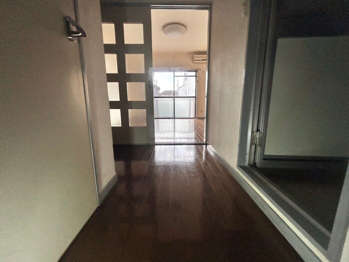物件内観写真16　(廊下)