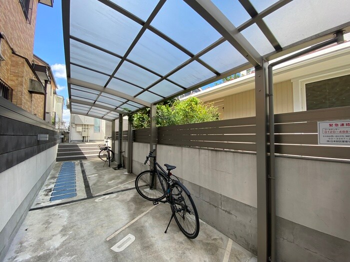 物件外観写真4　(駐輪場)