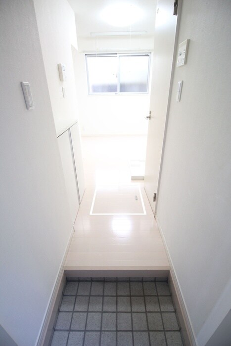 物件内観写真18　(玄関)