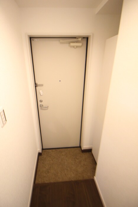 物件内観写真7　(玄関)