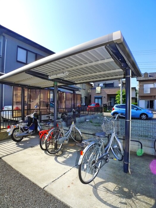 物件外観写真4　(駐輪場)