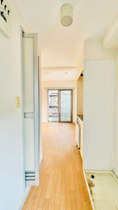 物件内観写真4　(廊下)