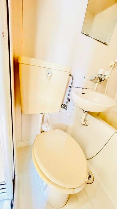 物件内観写真8　(トイレ)