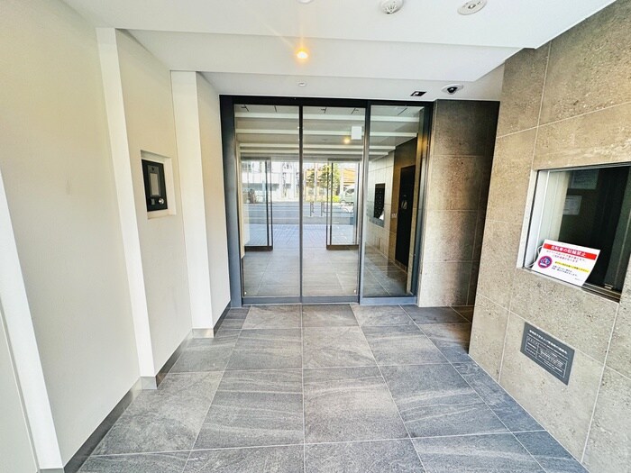 物件外観写真3　(エントランス部分)