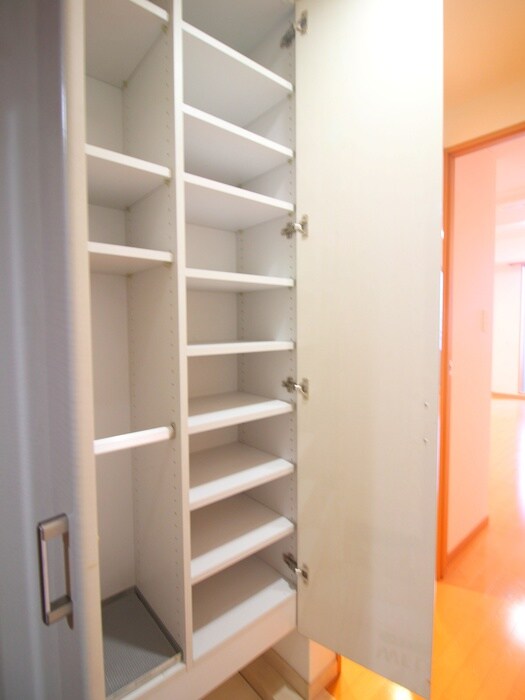 物件内観写真17　(靴箱)