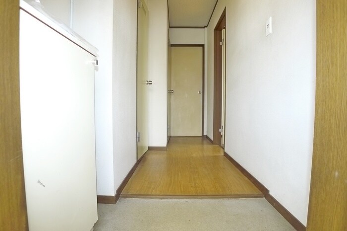 物件内観写真12　(玄関)