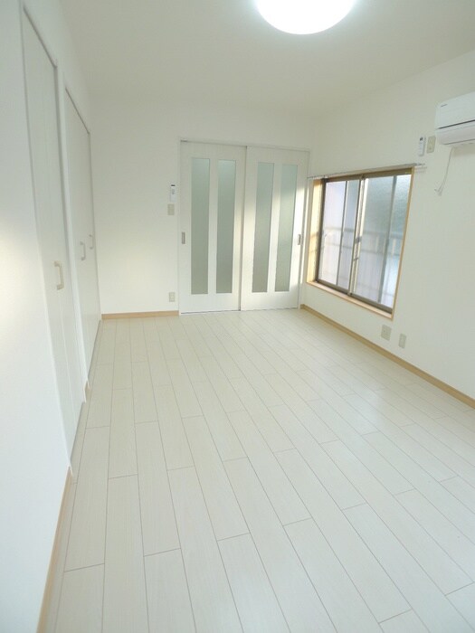 物件内観写真10　(居室)