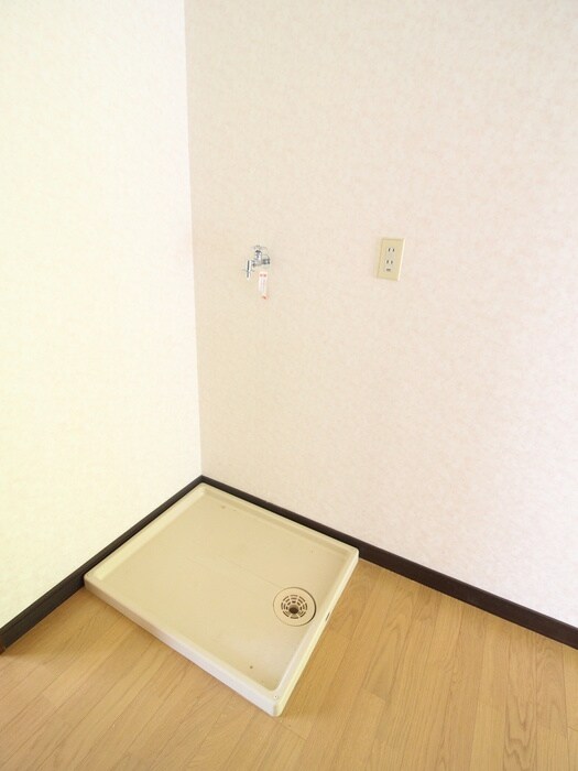 物件内観写真14　(洗濯機置場)