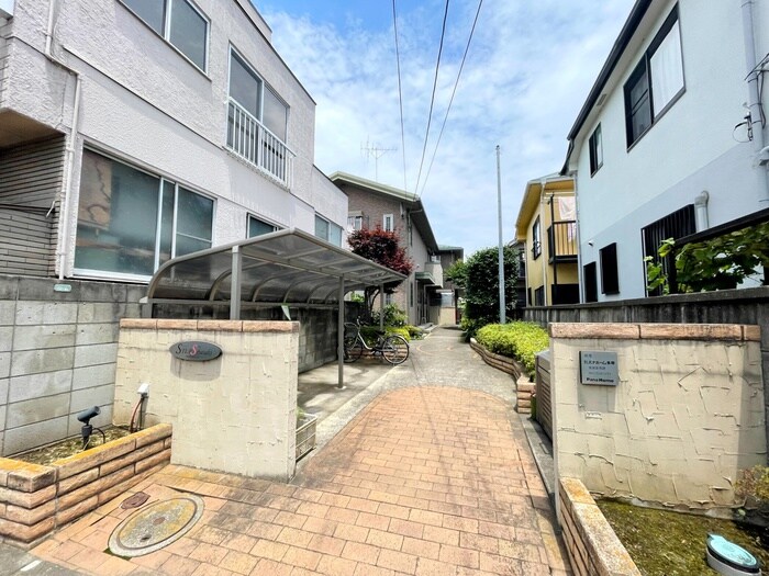 物件外観写真3　(エントランス部分)