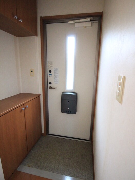 物件内観写真19　(玄関)