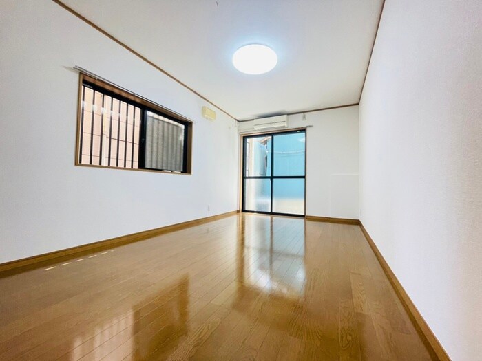 物件内観写真4　(居室)