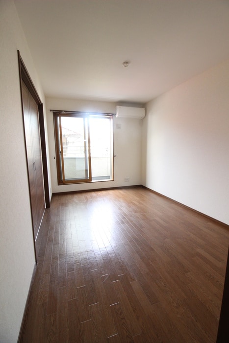 物件内観写真9　(室内からの展望)