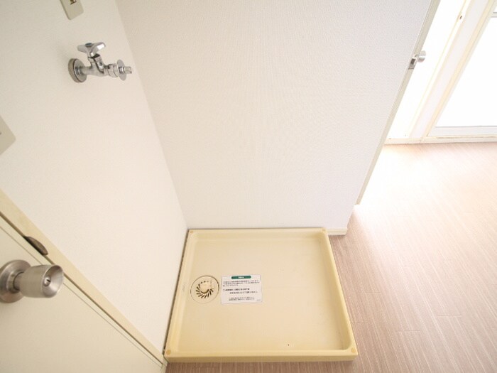 物件内観写真14　(洗濯機置場)