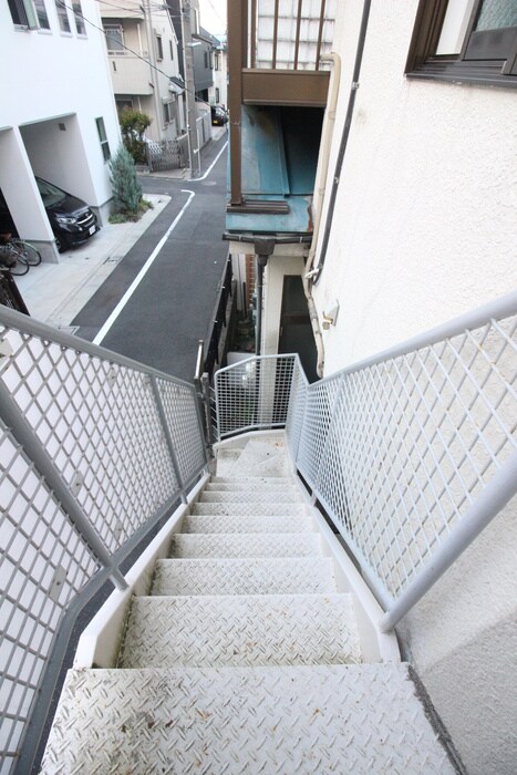 物件外観写真4　(エントランス部分)