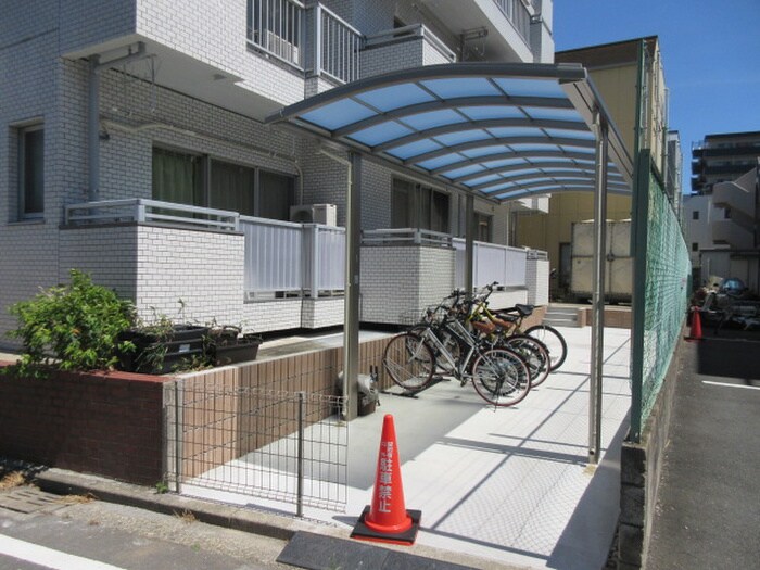 物件外観写真3　(駐輪場)